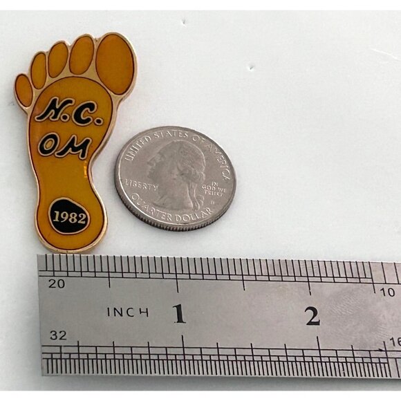 Vintage Odyssey of the Mind North Carolina NC OM Foot Pin 1982 - Picture 2 of 3